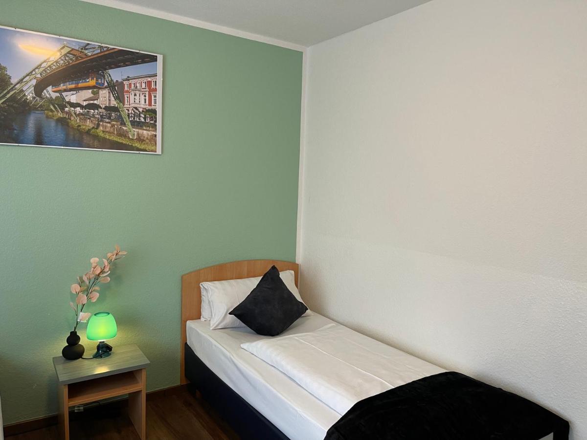 Residenz Hotel วุปปาทัล ภายนอก รูปภาพ